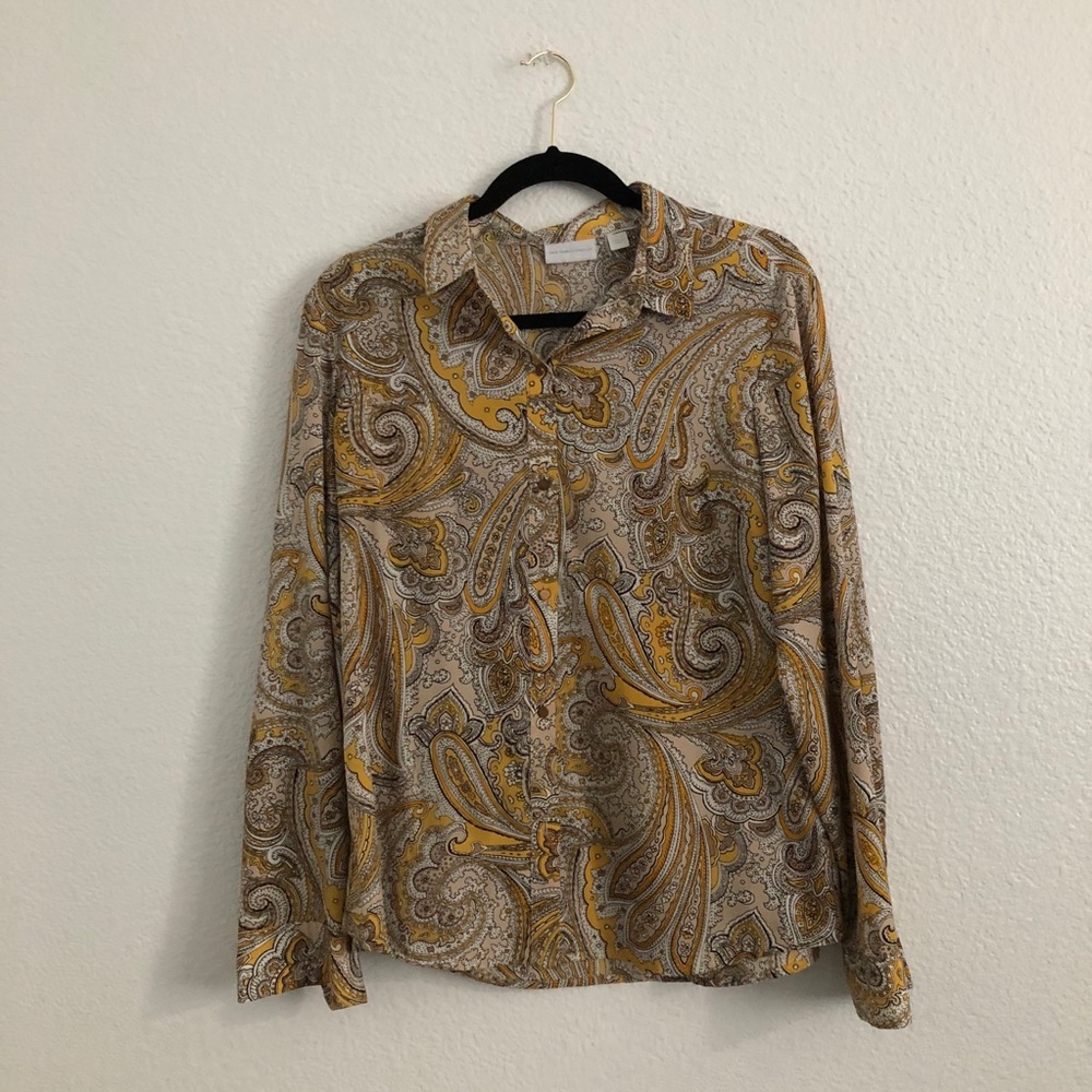 New York & Co. Paisley long sleeve shirt blouse